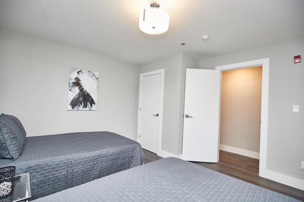 Clifton Hill Hideaway 4B - Two Bedroom Condo Niagara Falls Extérieur photo