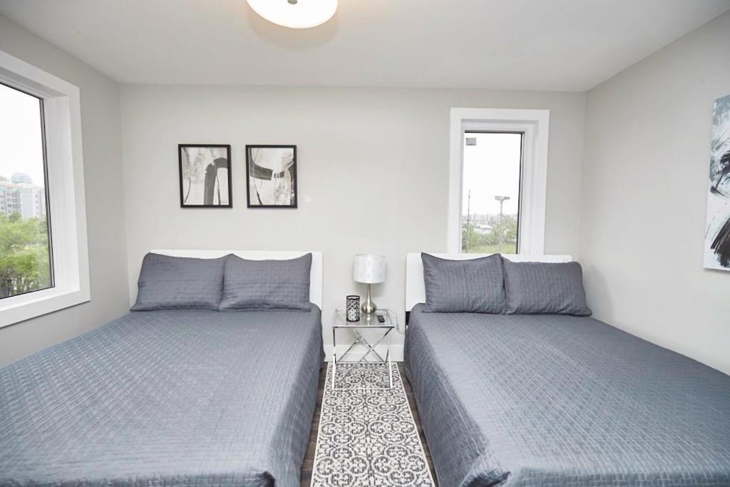 Clifton Hill Hideaway 4B - Two Bedroom Condo Niagara Falls Extérieur photo