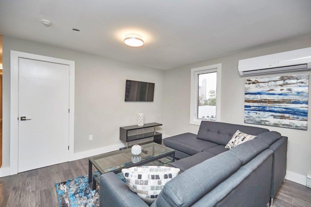 Clifton Hill Hideaway 4B - Two Bedroom Condo Niagara Falls Extérieur photo